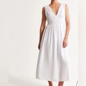 NWT Abercrombie Women's White Smocked Waist V-Neck Maxi Dress